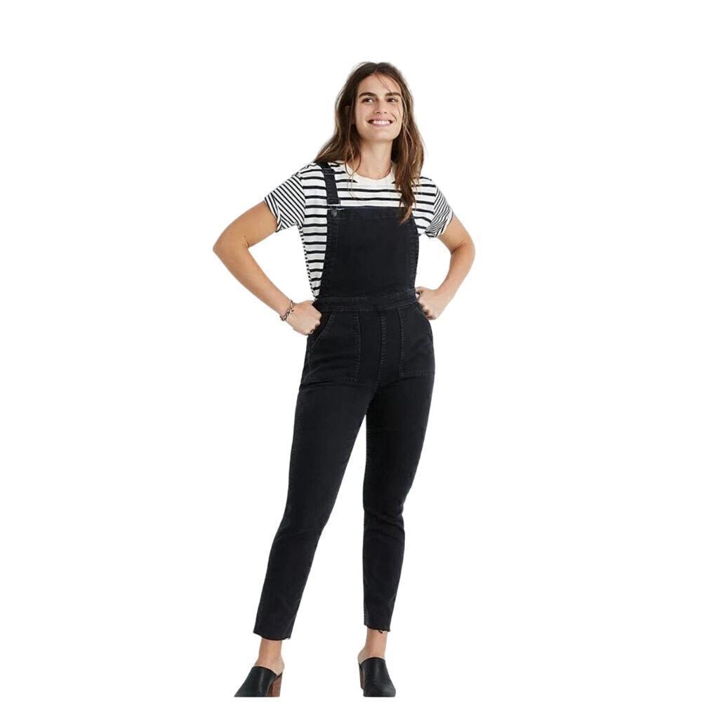 Madewell Skinny Overalls in Luna Wash Black
Denim